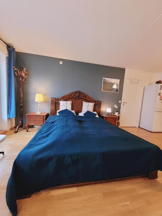 Spacious Private With Private Kitchen & Shared Bathroom Rum i privatbostad *