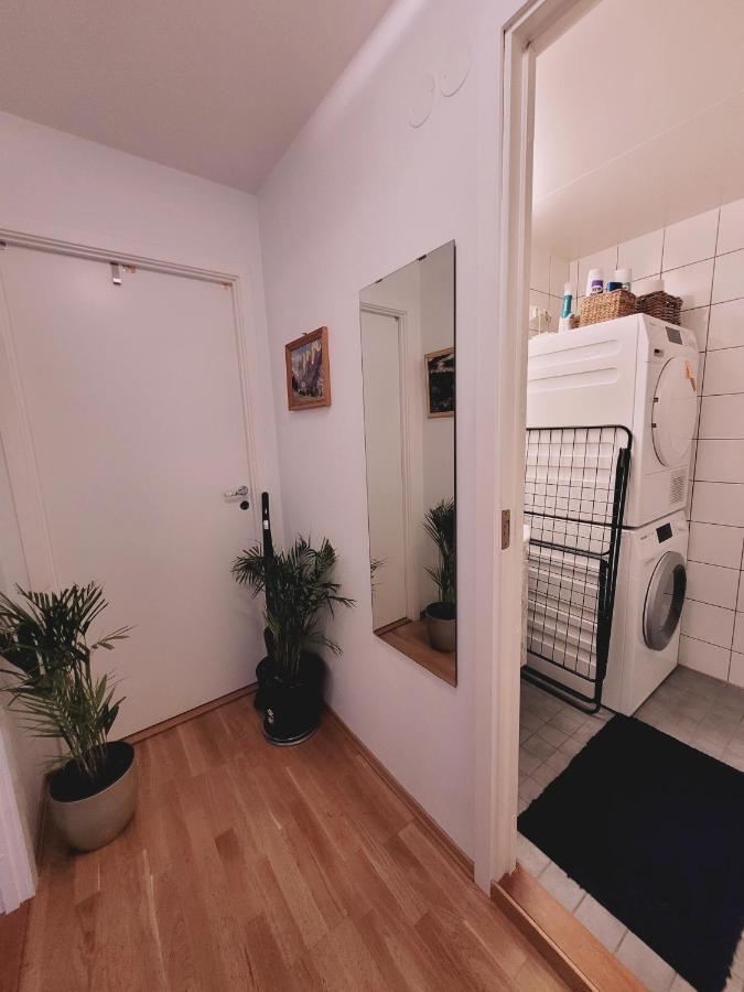 Rum i privatbostad Spacious Private With Private Kitchen & Shared Bathroom Oslo